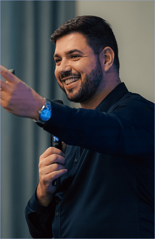 Paulo Buono palestrando sobre o Método Vettrus de Importação