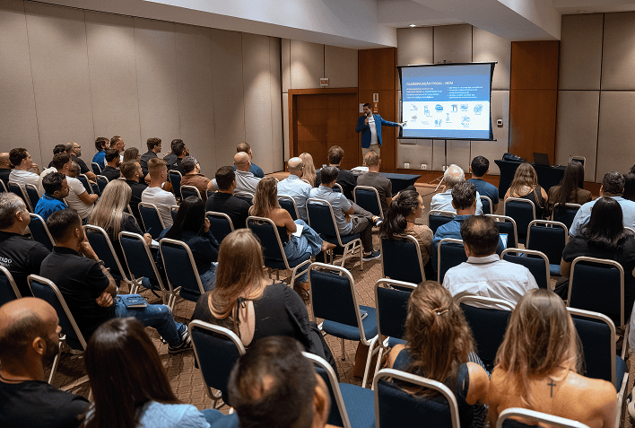 Empresários durante o treinamento presencial do Método Vettrus de Importação
